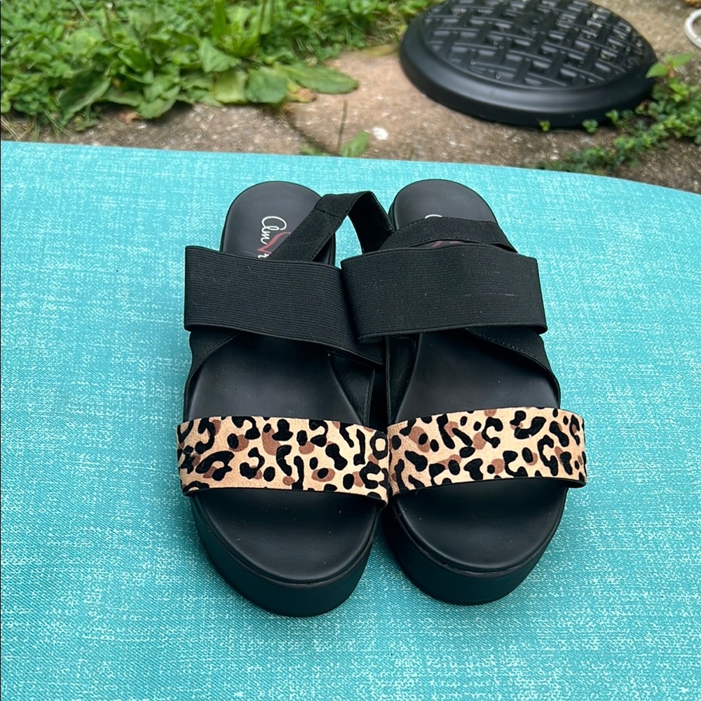 MIA Amore Women's size 10 Sandals in Black and Leopard,